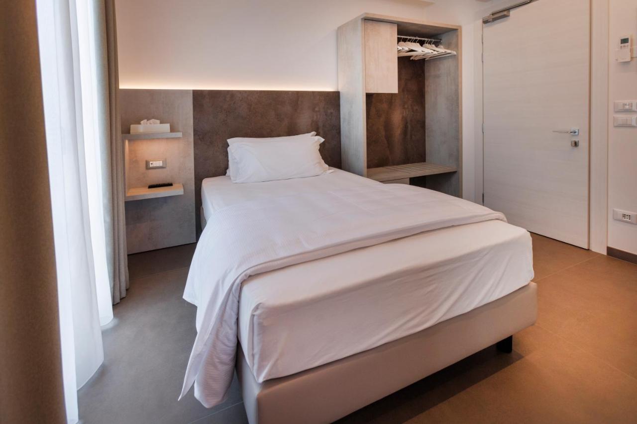 Hotel Livia Гарньяно Номер фото