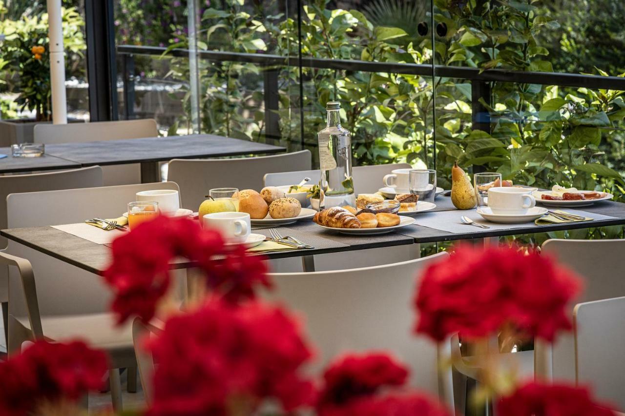 Hotel Livia Гарньяно Екстер'єр фото